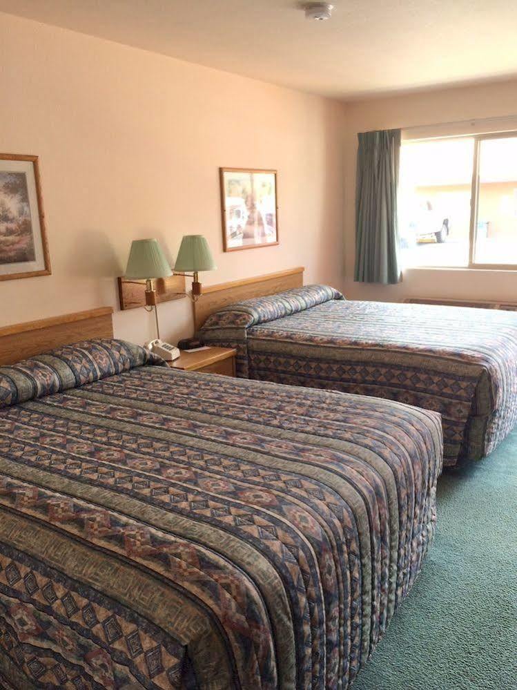 Mini Golden Inns Motel Hungry Horse Bagian luar foto